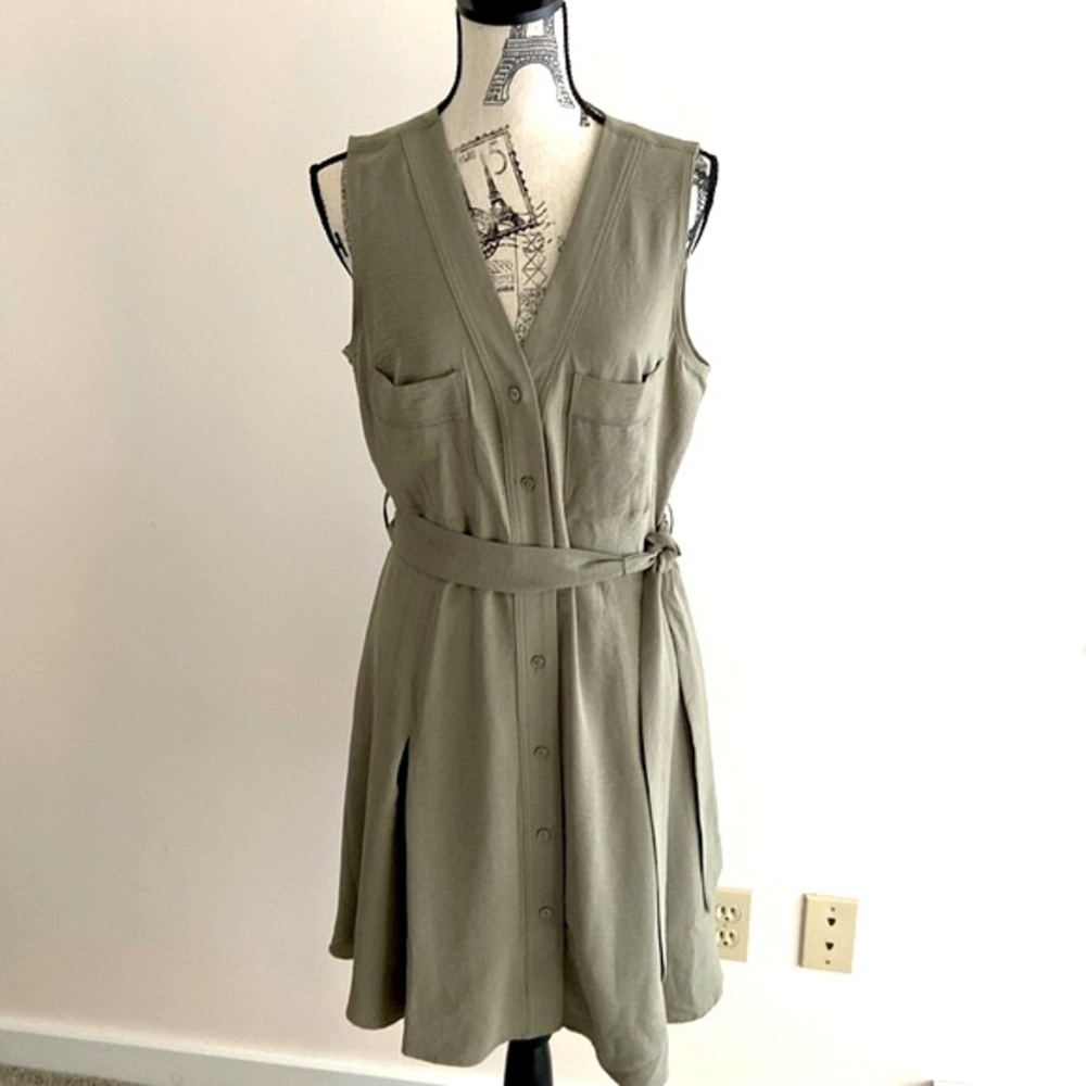 NWT DKNY green sleeveless button down dress with tie belt. Size 12
